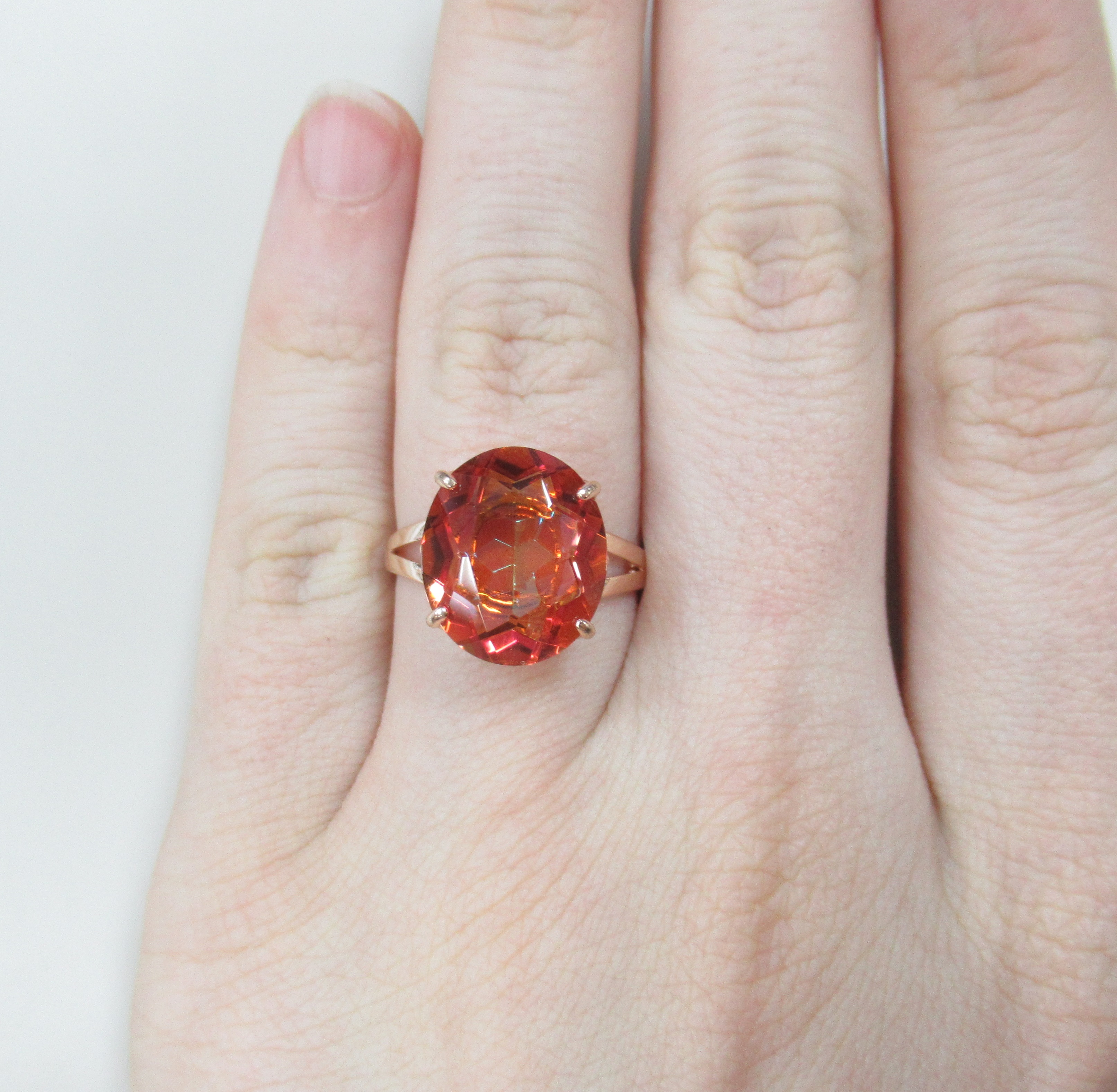 Серебряное кольцо с оранжевым горным хрусталем